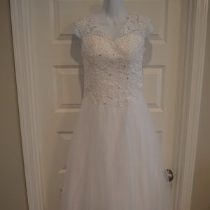 White Sleeveless Floor Length Formal Gown Dress